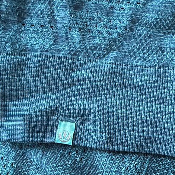 Lululemon  pacífic Teal Night Diver Perfórated Mesh Breeze by Long Sleeve sz 8 - Picture 3 of 4